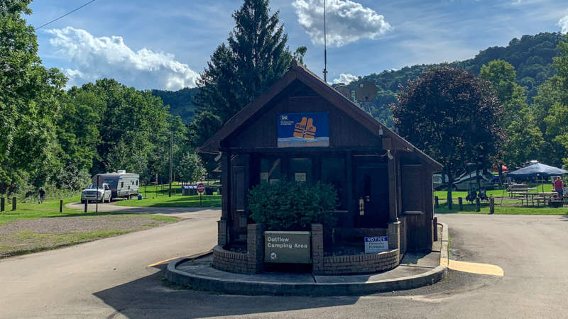 Entrance to Outflow Campground